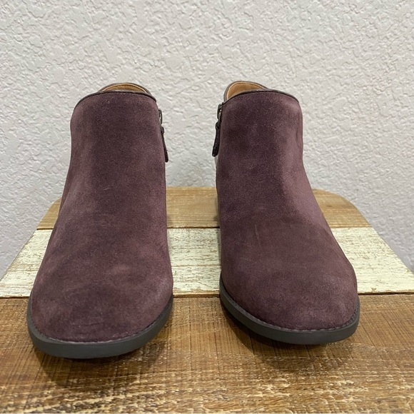 Vionic Marissa Suede Chocolate Ankle Booties Size 7 - Picture 3 of 8